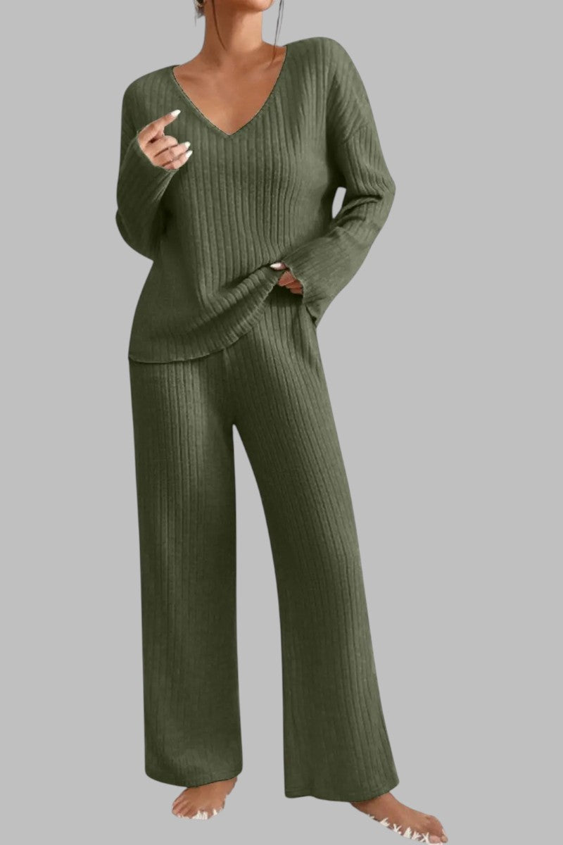 CELIA™ | DWUCZĘŚCIOWY ZESTAW Z PROSTYMI SPODNIAMI I TOPEM W SEREK